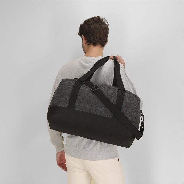Tasche Yusof